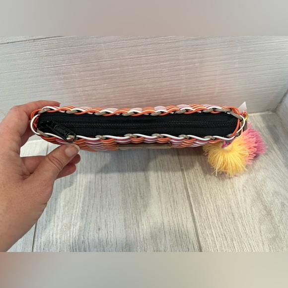 NWT Squeeze de Citron Small Lemon Drop Multicolor Woven Clutch - Picture 3 of 7